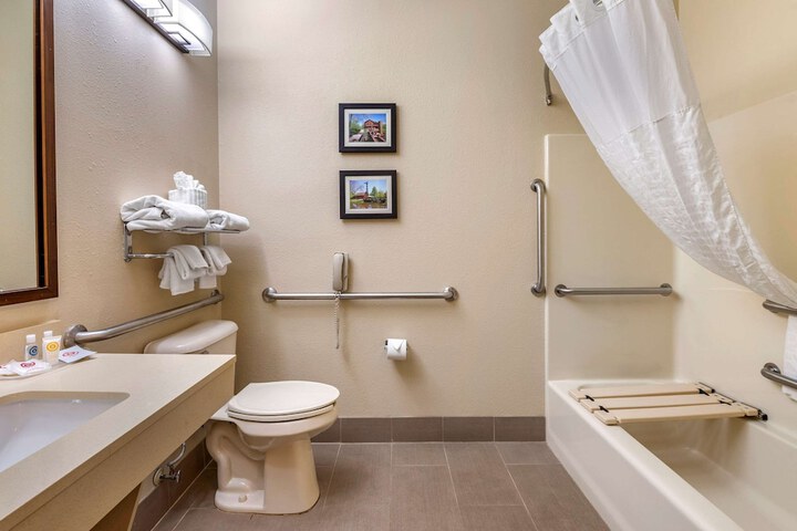 Room 20 of 29