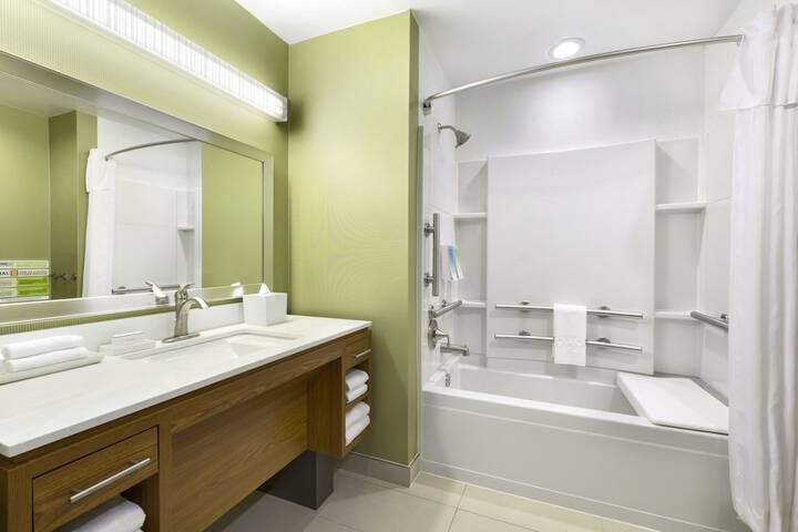 Room 15 of 22