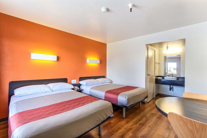 Room 16 of 26