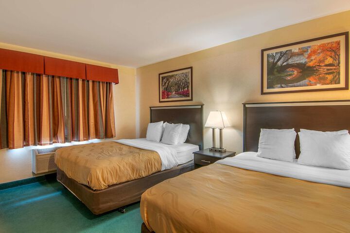 Room 35 of 107