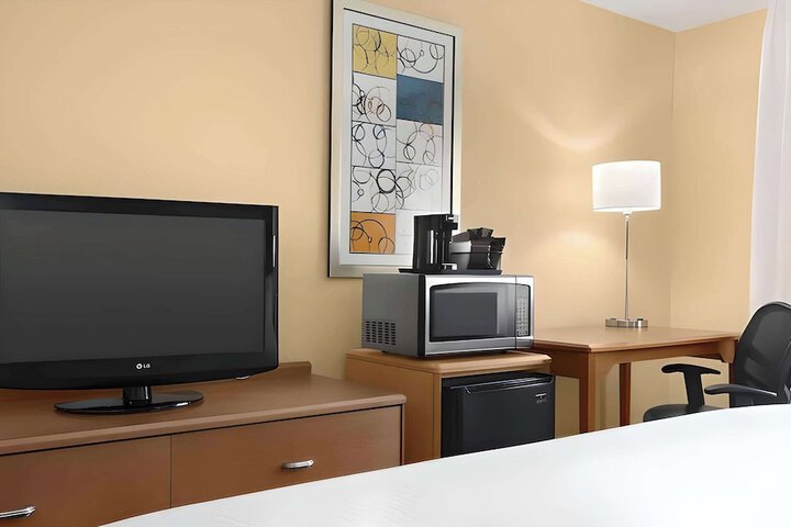 Dubuque Inn & Suites