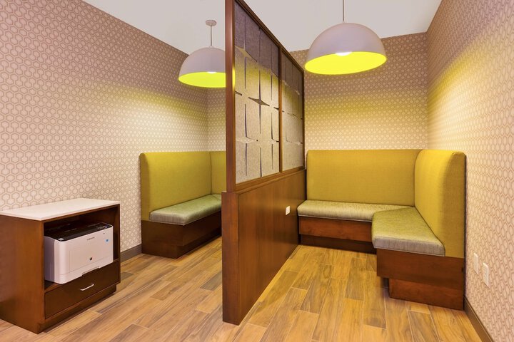 Business Center 43 of 43