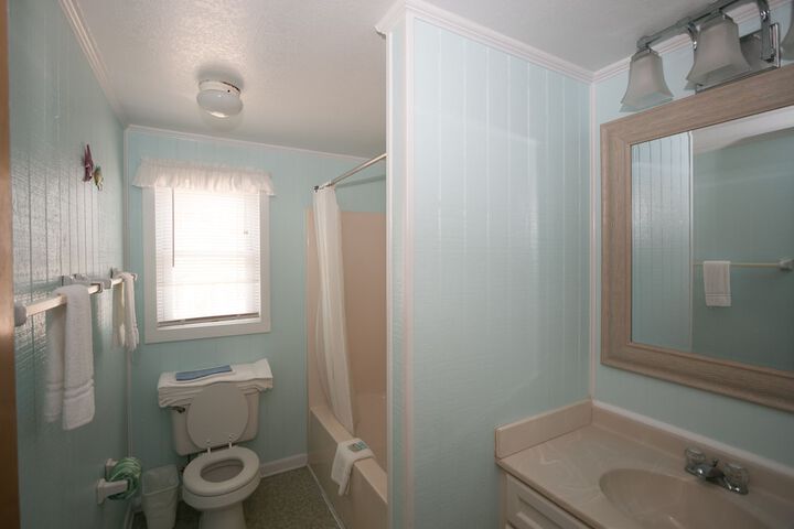 Room 33 of 199