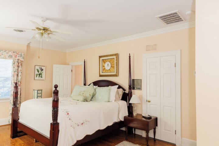 Room 43 of 73