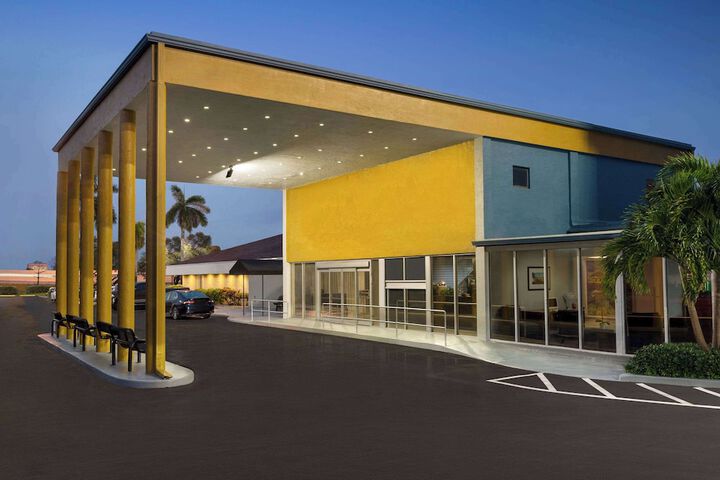 Hotel 3 of 54