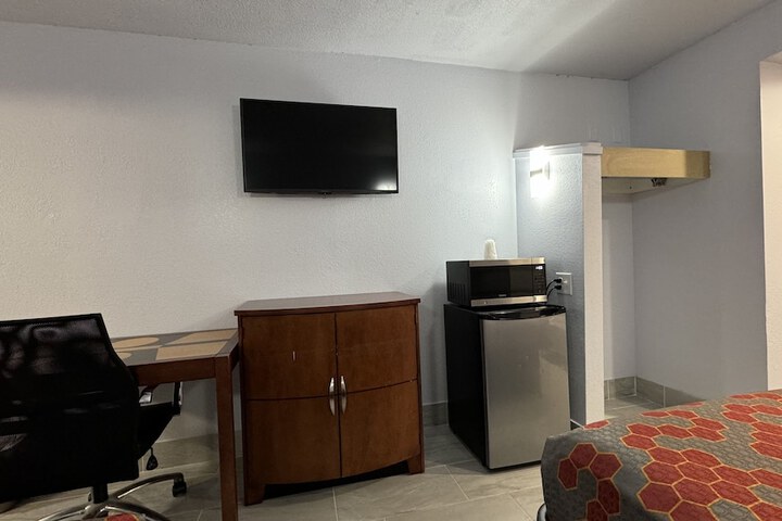 Room 6 of 7