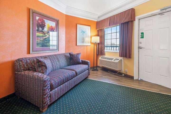 Room 35 of 57