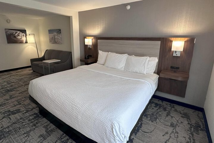 La Quinta Inn & Suites by Wyndham Milwaukee SW New Berlin