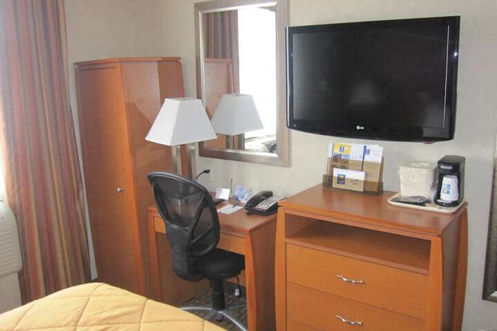 Room 26 of 40