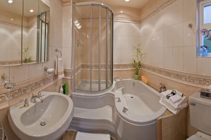 Ocean Breeze B & B