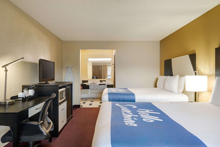 Room 52 of 68
