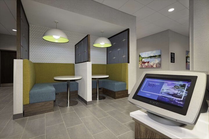 Business Center 30 of 31