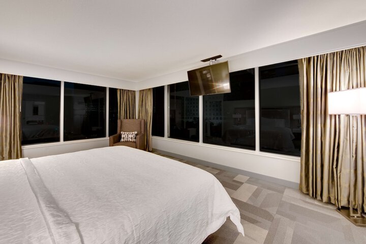 Room 26 of 43