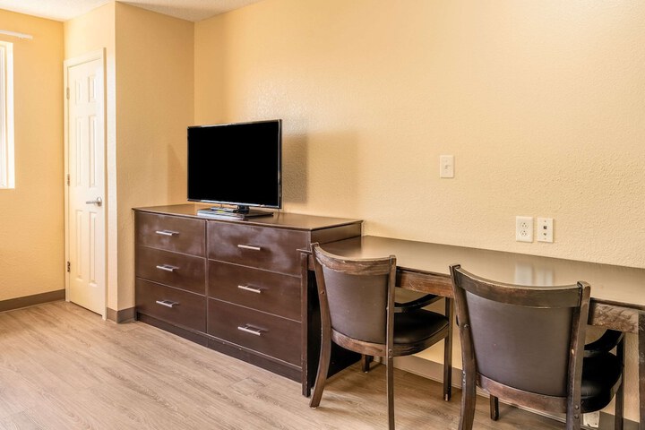 Room 28 of 36