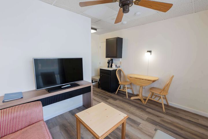 Ocean House Hotel & Motel