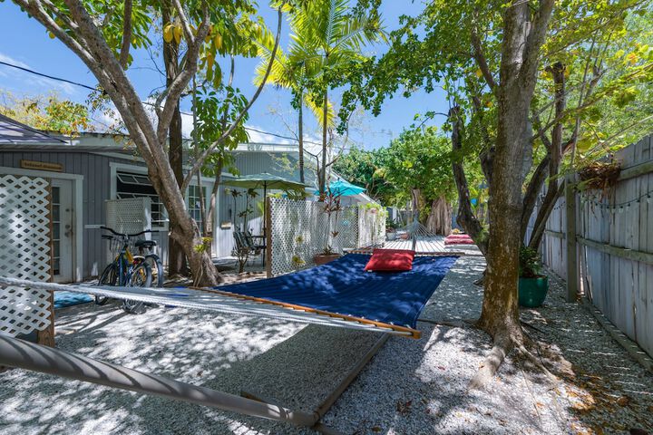 Tarpon Tale Inn