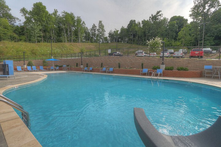 Pool 8 of 85