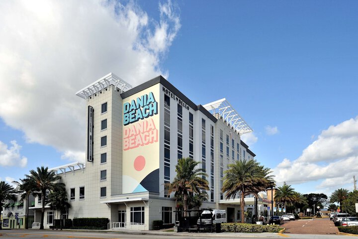 Hotel Dello Ft. Lauderdale Airport Tapestry Collection by Hilton