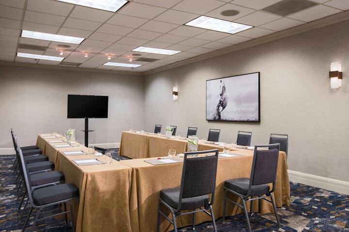 Ballroom/Hall 55 of 64