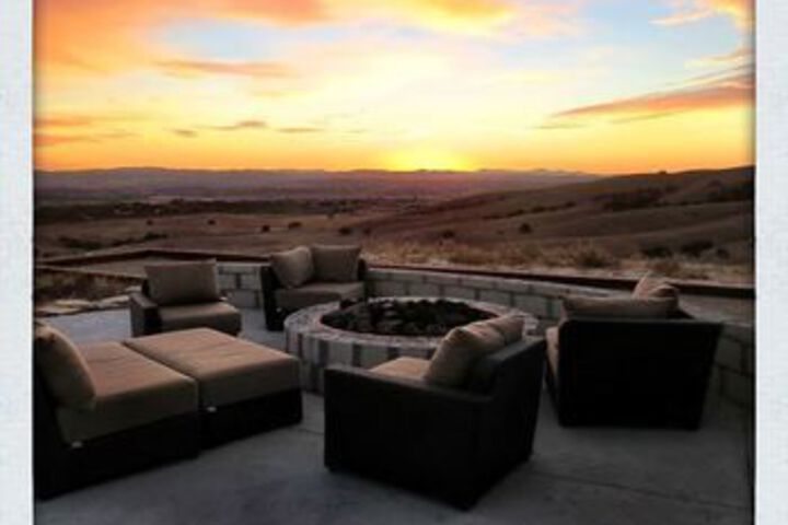 Top of The Hill 4 Br Home by RedAwning