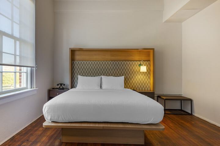 Room 42 of 89