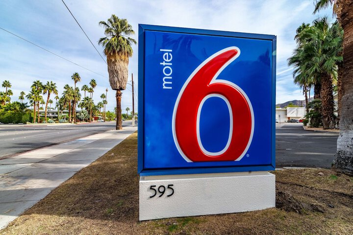 Hotel 8 of 57