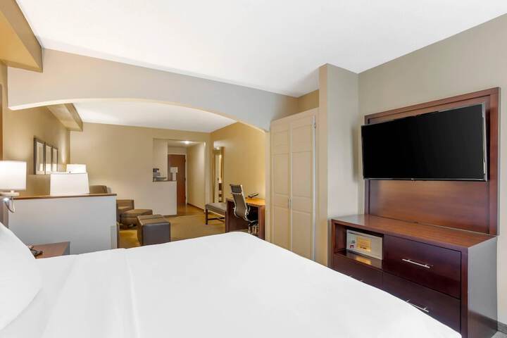 Comfort Suites State College near Penn State
