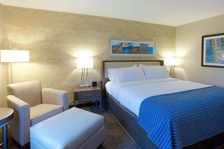 Holiday Inn Express Fargo SW - I-94 Medical Center by IHG