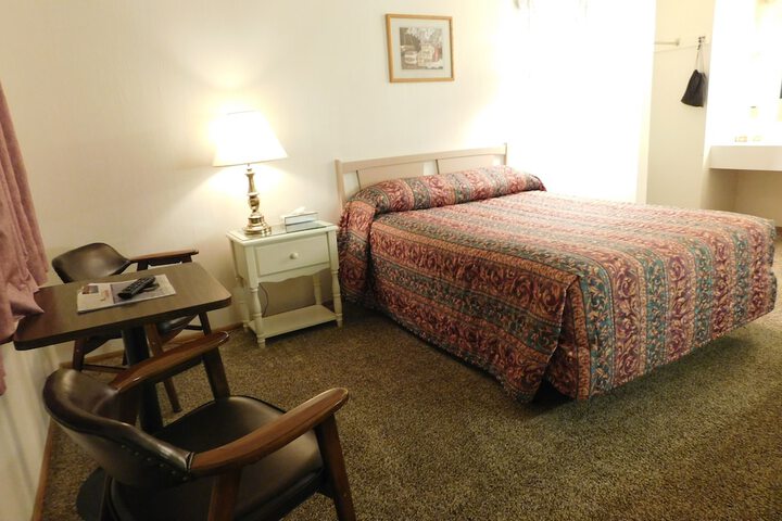 Room 24 of 40