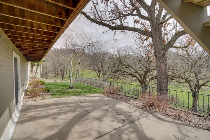 Family Minnesota Vacation Rental w / Balcony