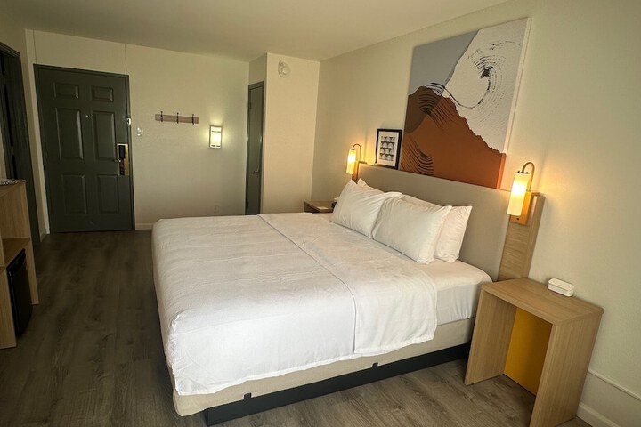 Room 9 of 41