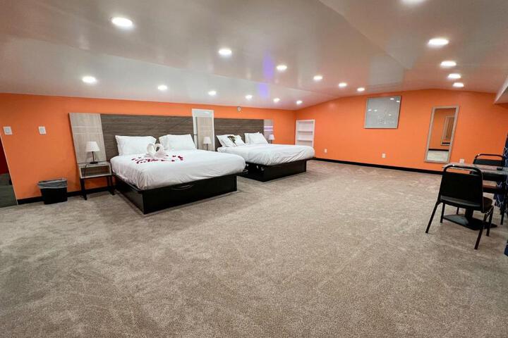Hollywood Motel