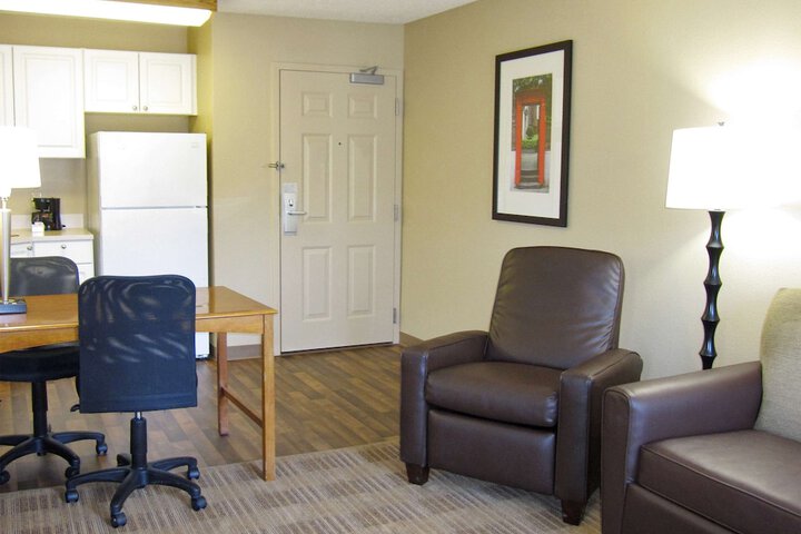 Room 18 of 28