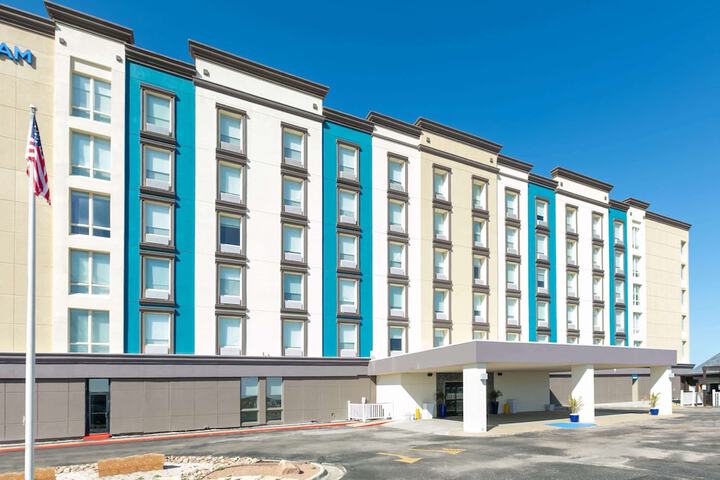 Hotel 3 of 60
