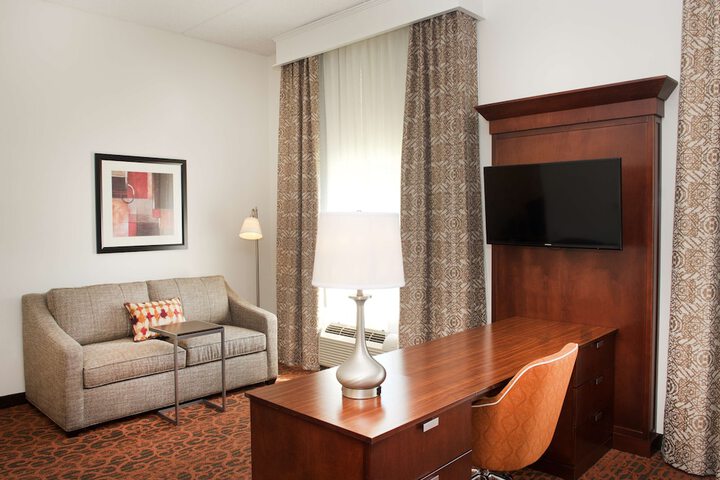 Hampton Inn & Suites Pittsburgh-Meadow Lands