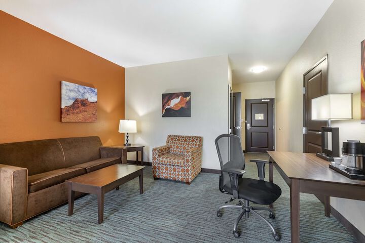 Room 12 of 32