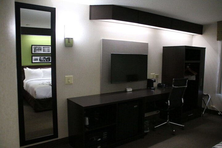 Room 12 of 49