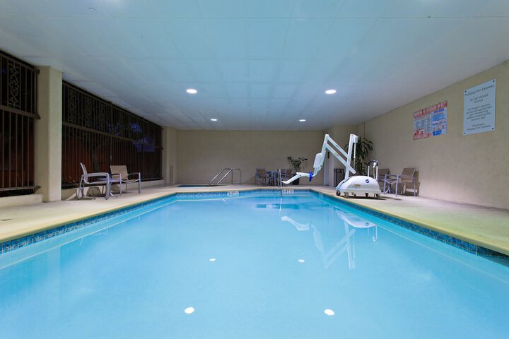 Pool 10 of 77