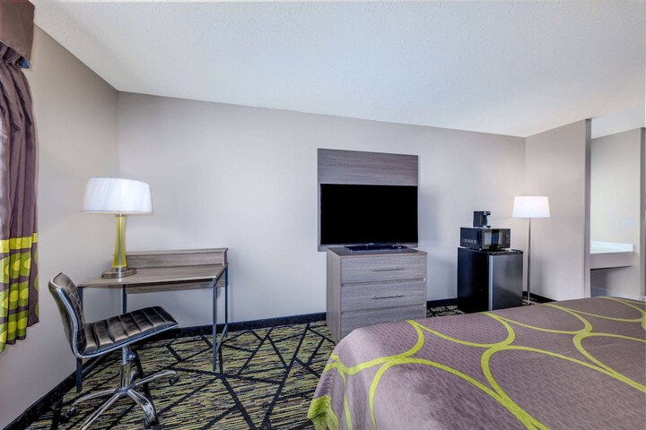 Room 10 of 44