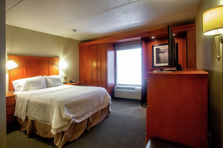 Room 25 of 57