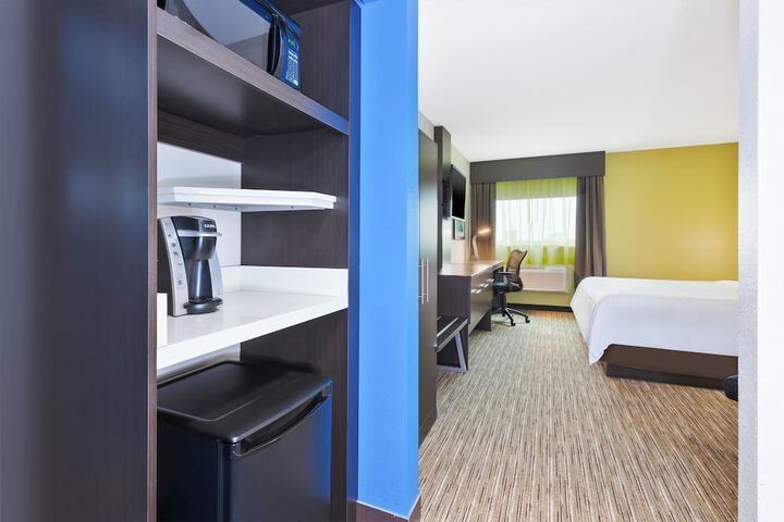 Room 14 of 33