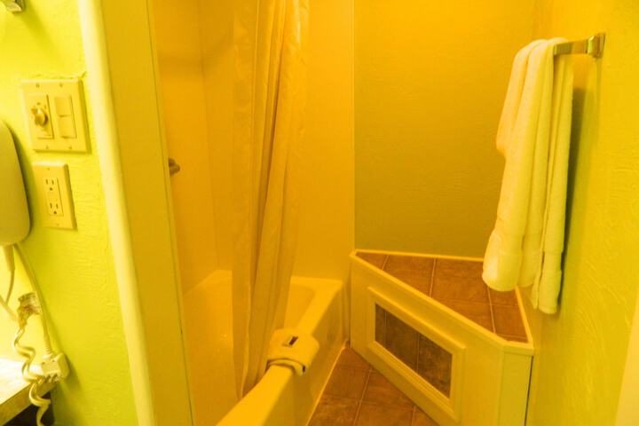 Room 25 of 89