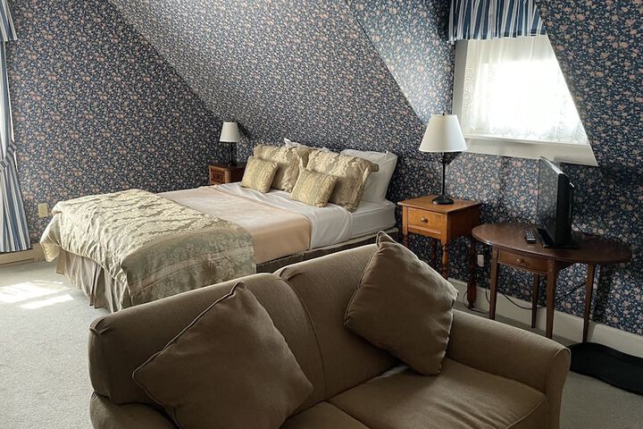 Room 38 of 53