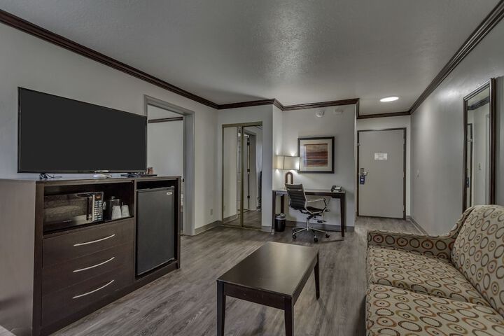 Room 52 of 103