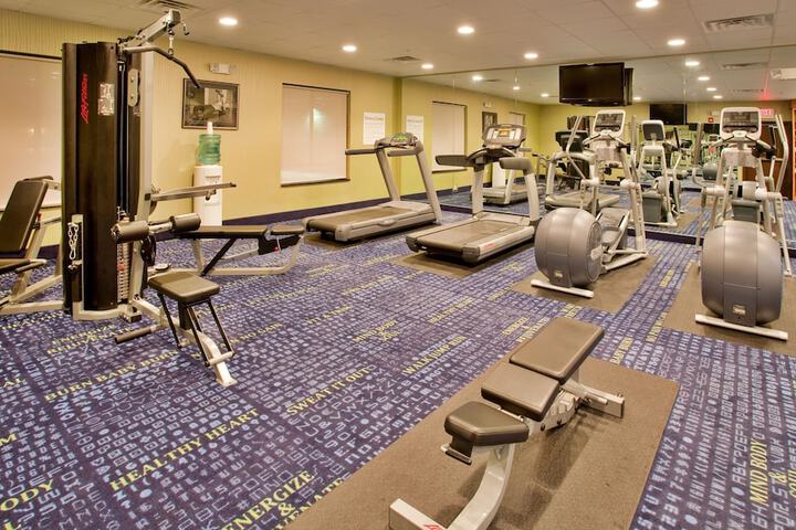 Holiday Inn Express Hotel & Suites St. Robert by IHG