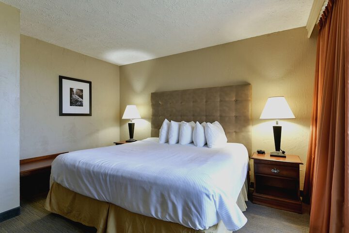 Room 44 of 61