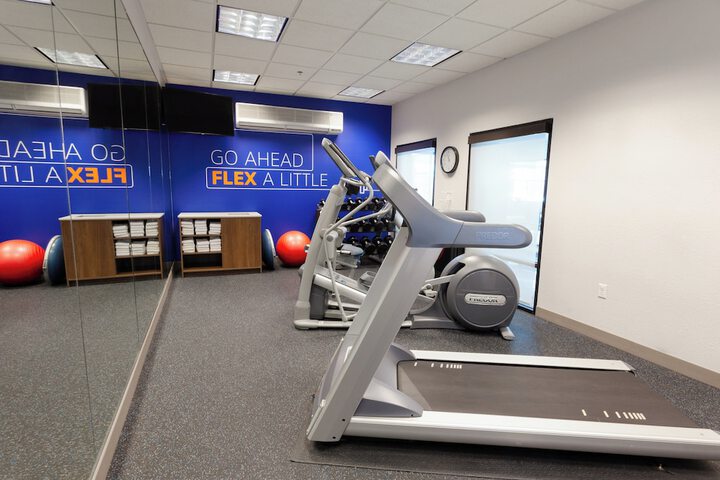 Holiday Inn Express & Suites Logan by IHG