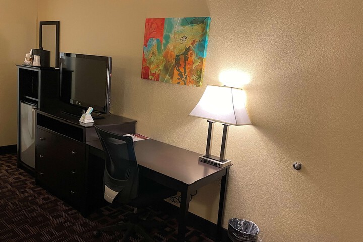 Room 12 of 22
