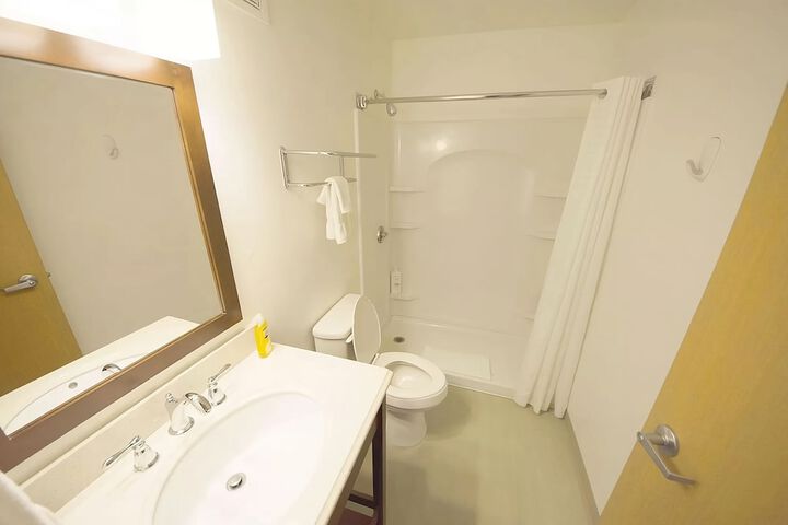 Room 10 of 10
