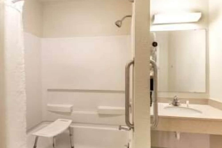 Room 6 of 21
